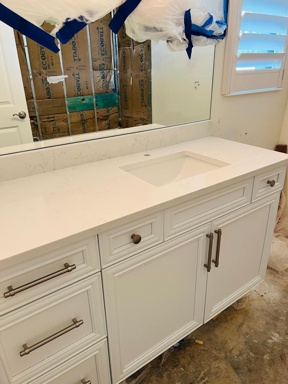 Choosing a Vanity Top That Makes the Whole Bathroom